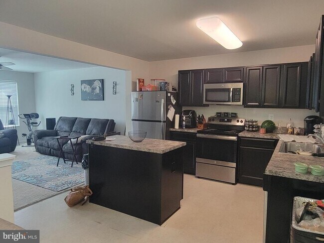 Foto del edificio - 1945 Crepe Myrtle Ln