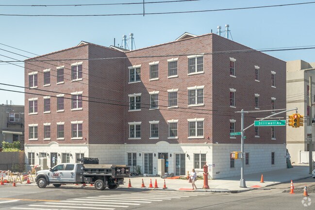 Foto del edificio - 1652 Stillwell Ave