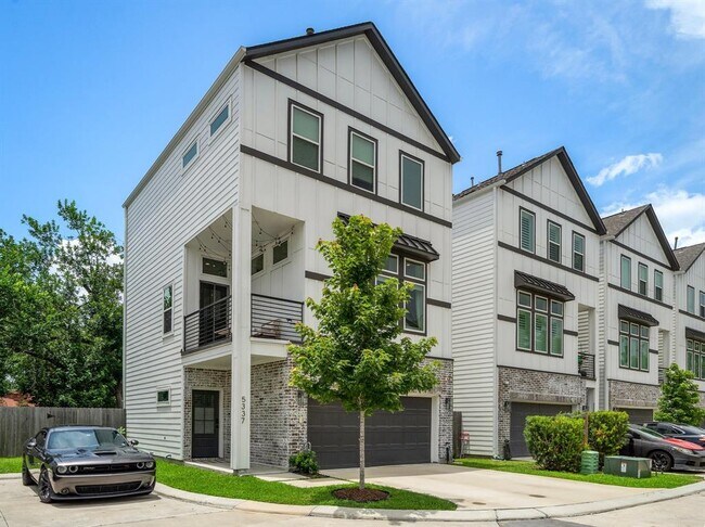Foto del edificio - 5337 Donovan Gdns Ln