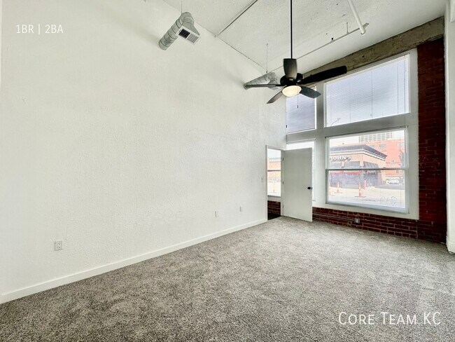 Foto del edificio - 934 Broadway Blvd