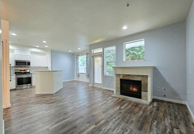 Building Photo - Condo in Gated Community 2 Bedroom Unit in...