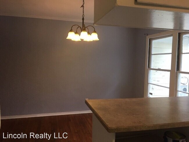 Foto del edificio - 3 br, 2 bath House - 701 W. Alden Ave