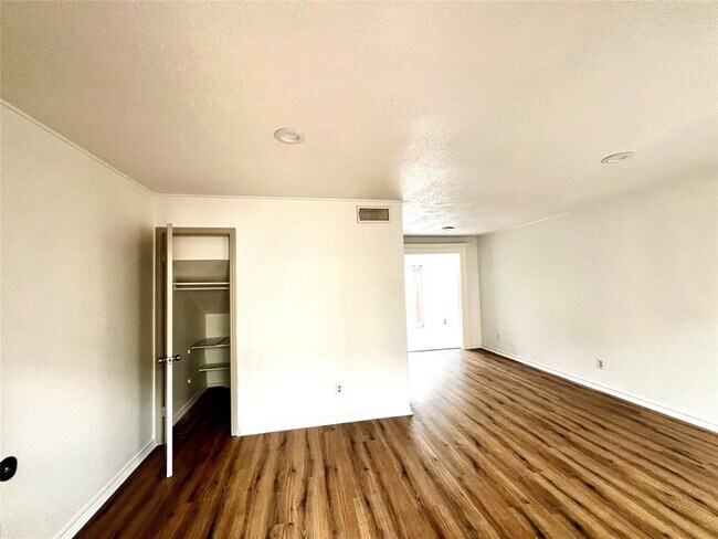 Foto del edificio - 3008 Brockbank Ct