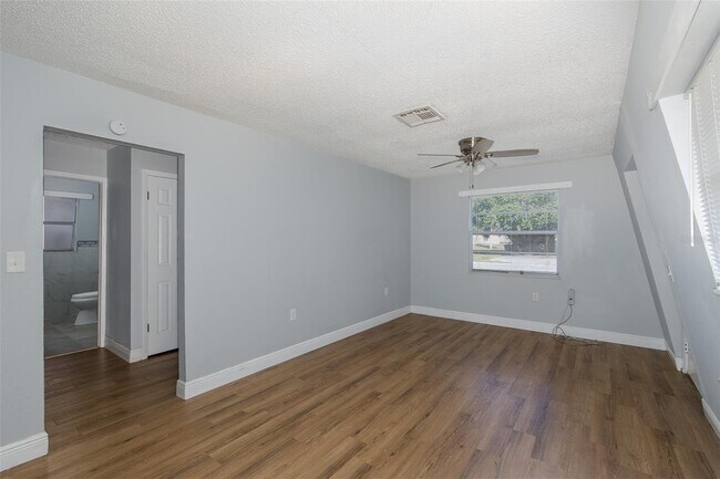 Building Photo - 5750 Virginia Ave