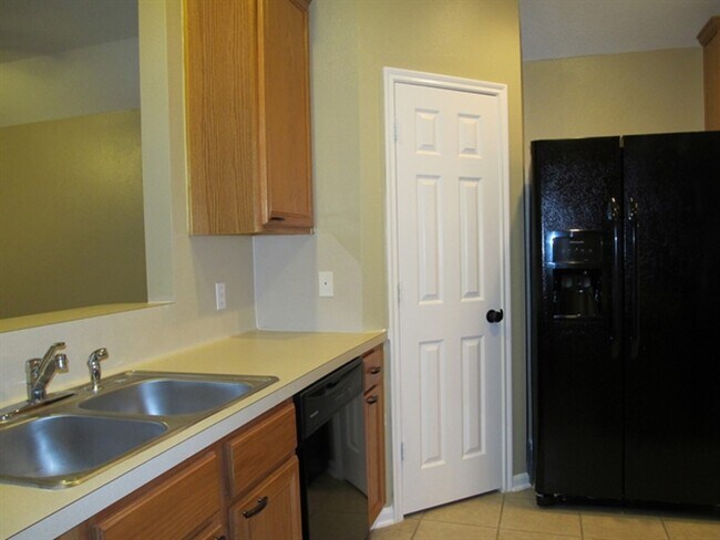 Foto del edificio - 2338 Colonial Springs Ln