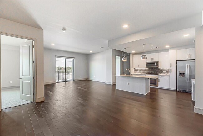 Building Photo - 1414 Wood Hollow Dr