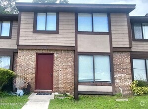 Building Photo - 7109 Prestwick Cir N