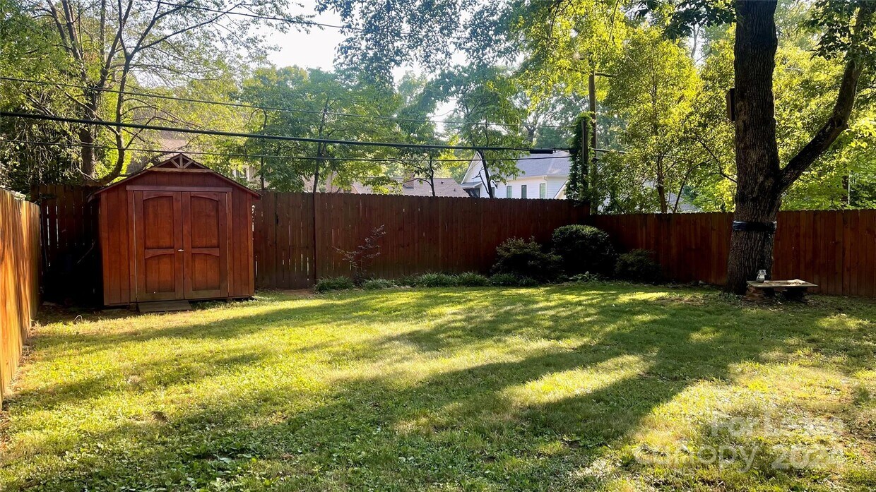 Building Photo - 2120 Chesterfield Ave