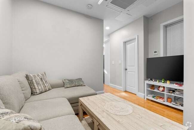 Building Photo - 756 Huntington Ave