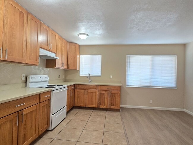 Building Photo - 515 E William St