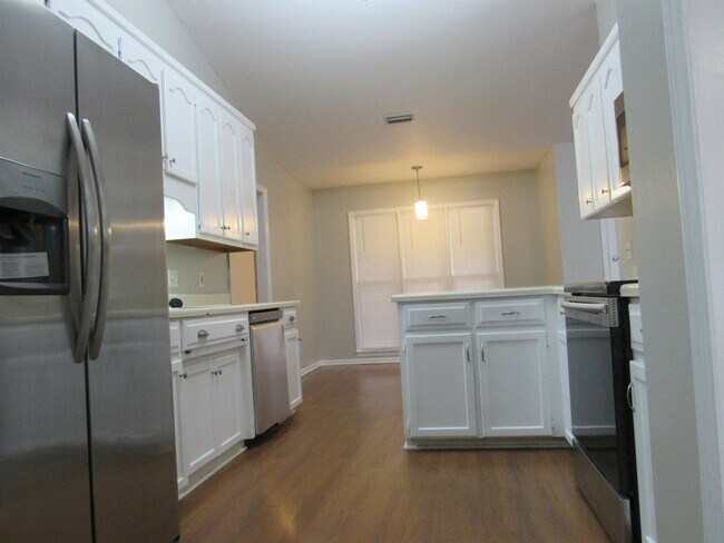 Building Photo - 2805 Partridge Ln