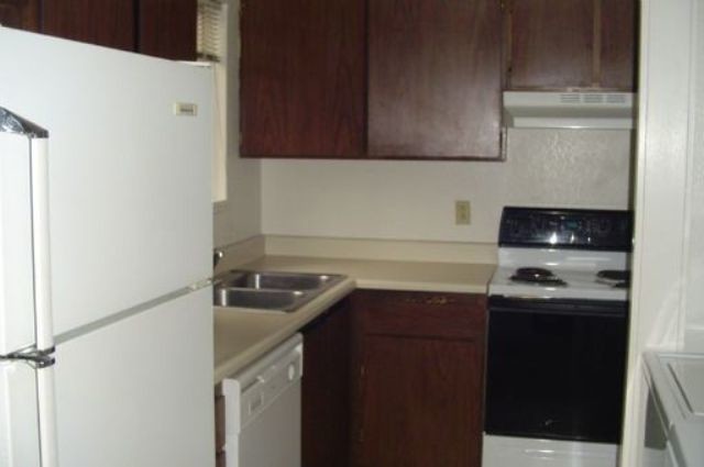 Building Photo - 1042 E Krall St
