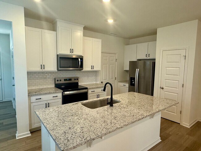 Foto del edificio - Three bedroom, 2.5 bath townhome in Mebane...