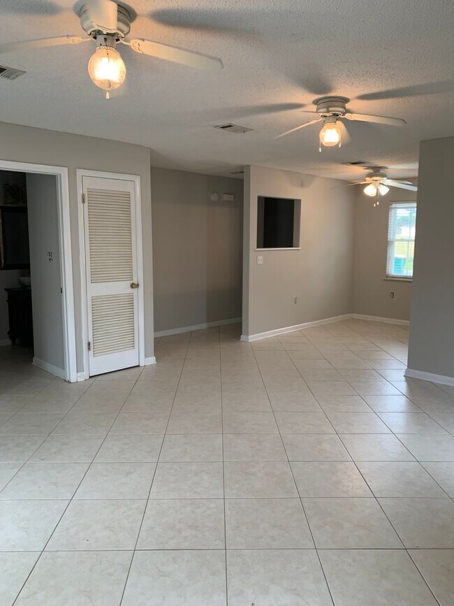 Building Photo - 334 Harris Street Mary Esther, FL 32569