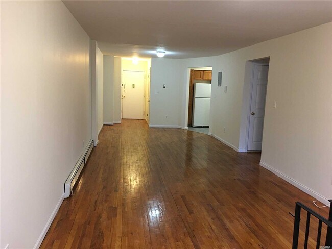 Foto del edificio - 36-22 195th St