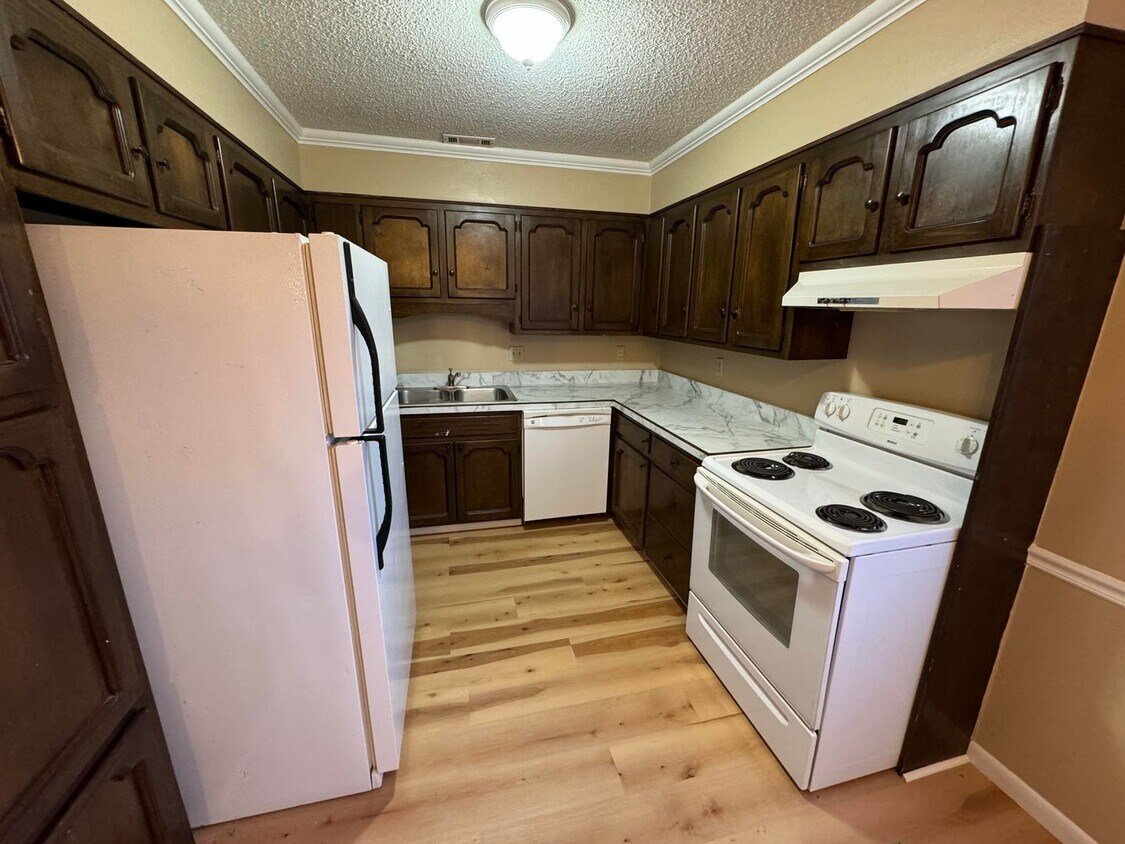 Foto principal - Partial Utilities Included • 2 Bed/ 1 Bath...