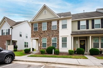Building Photo - 4490 Middletown Dr