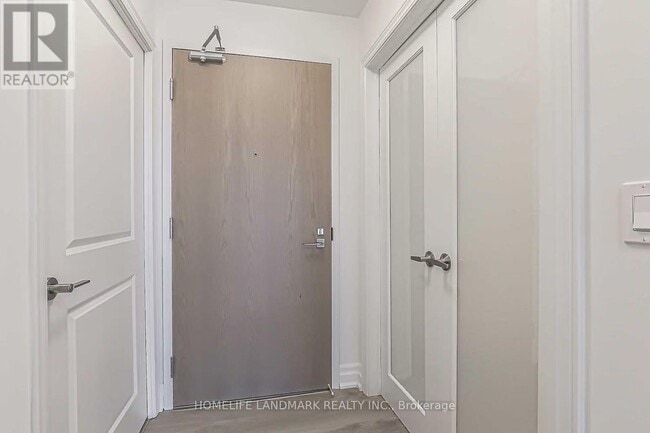 Photo du bâtiment - 8 Rouge Valley Dr W