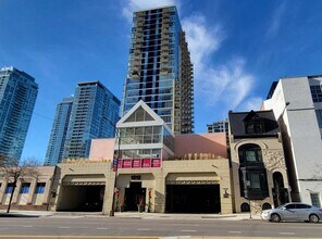 Building Photo - 1212N N La Salle Dr