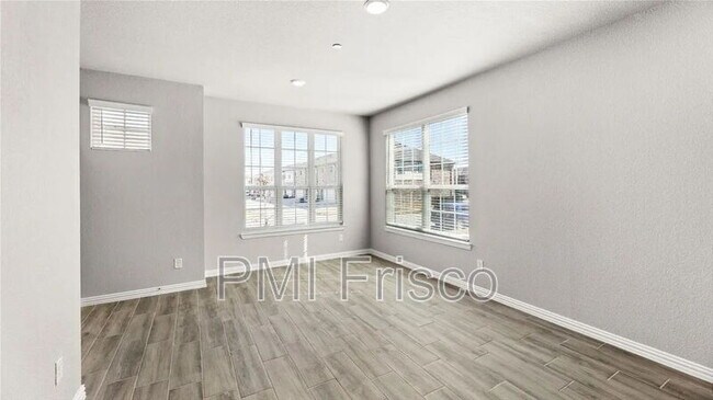 Foto del edificio - 2820 Percheron Dr