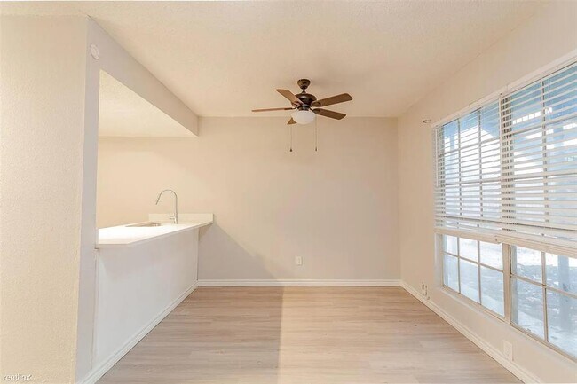 Foto del edificio - 4501 Witham Ln