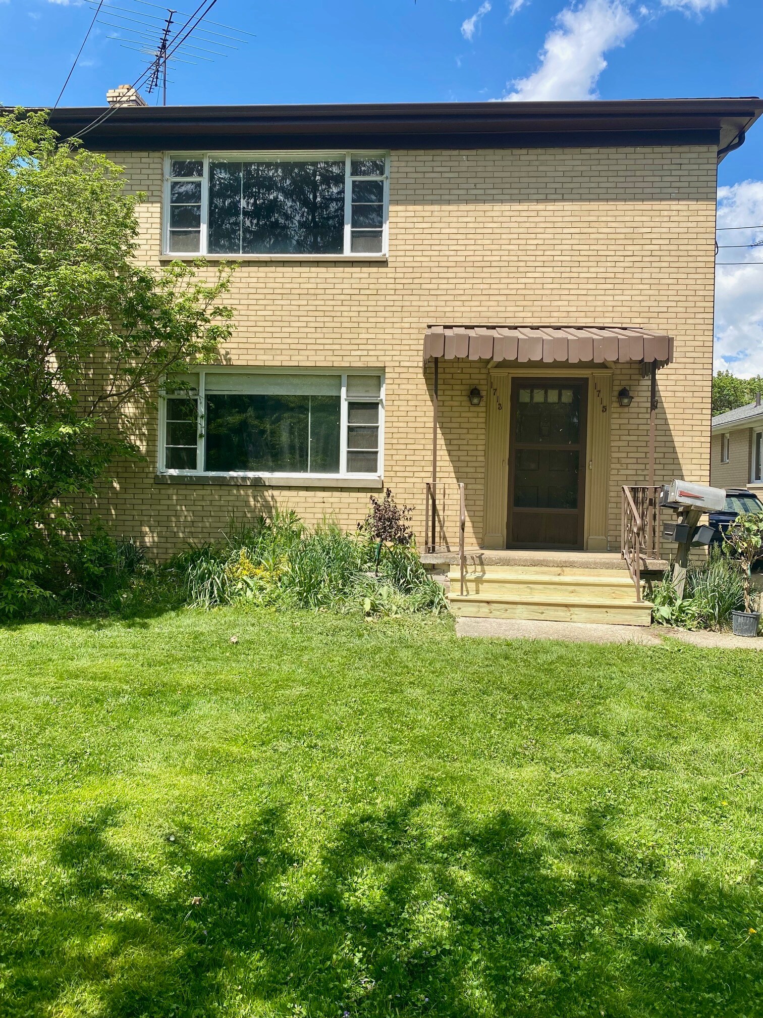 1713 Shatto Ave Akron, OH 44313 – photo 1