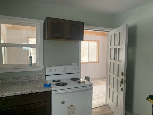 Building Photo - 5197 Lavaque Rd