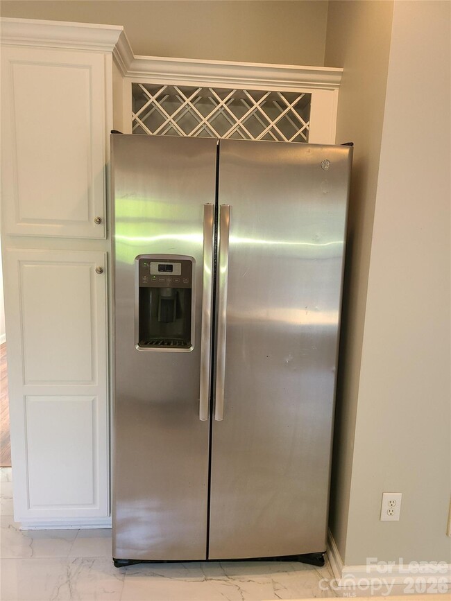 Building Photo - 9509 Mitchell Glen Dr