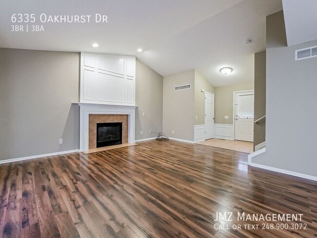 Foto del edificio - 6335 Oakhurst Dr