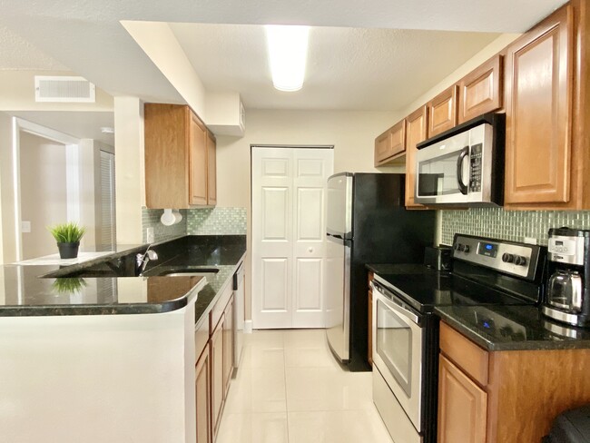 Fully functioning kitchen - 11520 Westwood Blvd