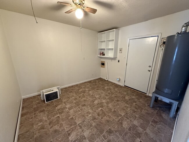 Building Photo - 4010 Harding Dr