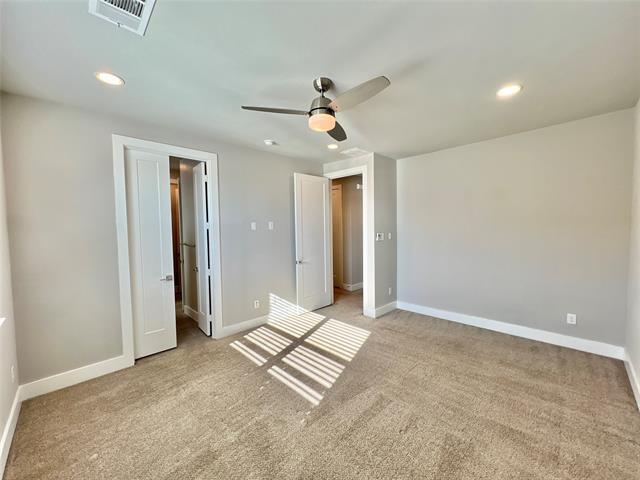 Foto del edificio - 734 N Plano Rd