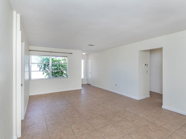 Foto del edificio - 438 Clover Rd