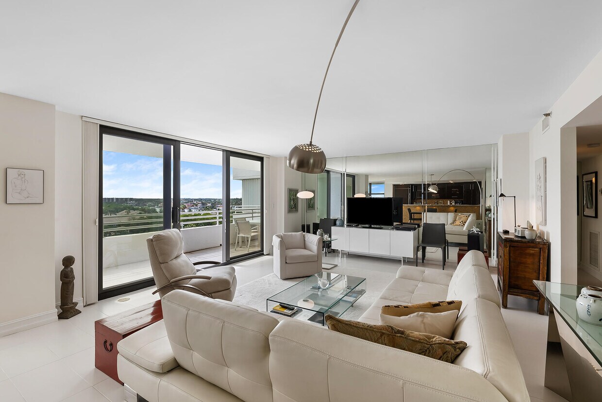Foto principal - 3450 S Ocean Blvd