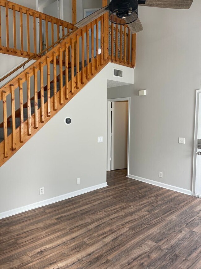Foto del edificio - 3 Bed 2 Bath Home North Nashville
