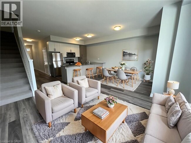 Photo du bâtiment - 350 River Rd