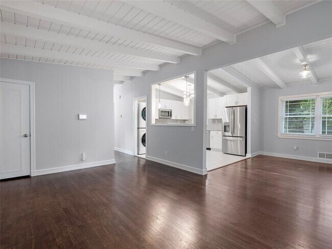 Building Photo - 3132 Laventure Dr