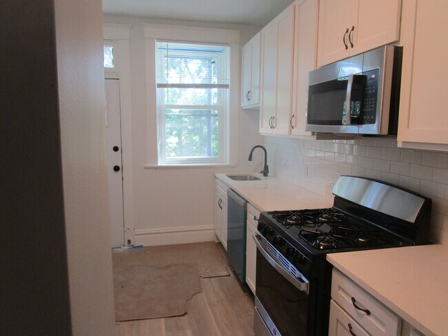 Foto del edificio - 5920 McPherson Ave