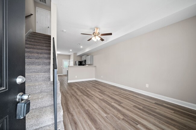 Building Photo - Meadow Hill Townhomes