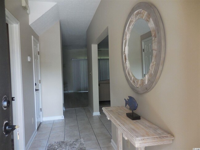 Foto del edificio - 340 Lands End Blvd