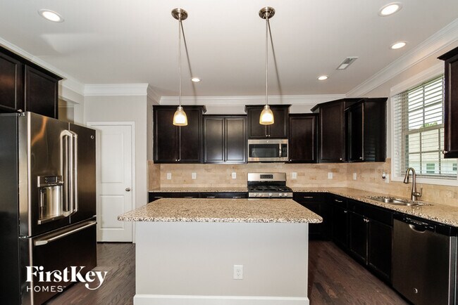 Foto del edificio - 307 Summerwalk Rd