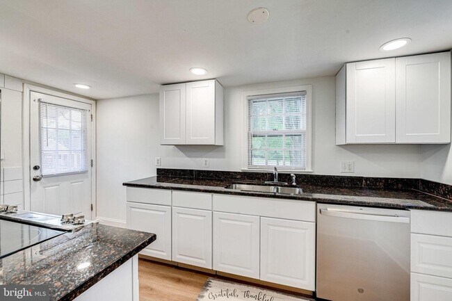 Building Photo - 5865 Websters Way