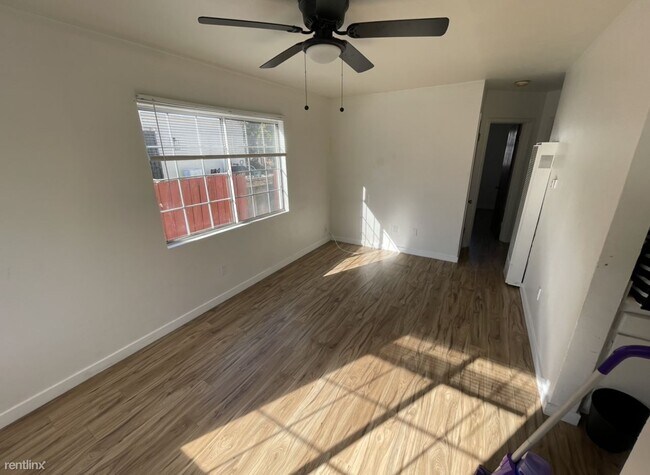 Building Photo - 2 br, 1 bath Duplex - 1822 Kearney Avenue ...