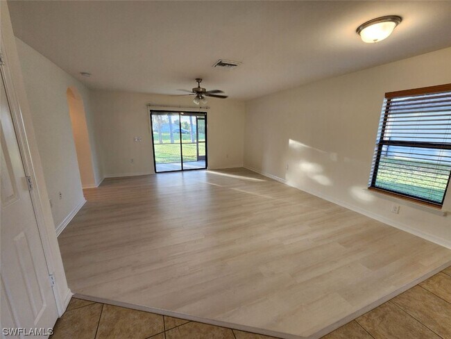 Foto del edificio - 427 Shadow Lakes Dr