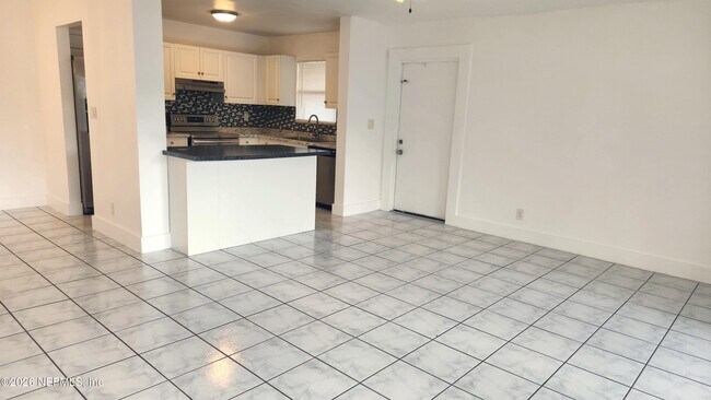 Foto del edificio - 517 Dotterel Rd