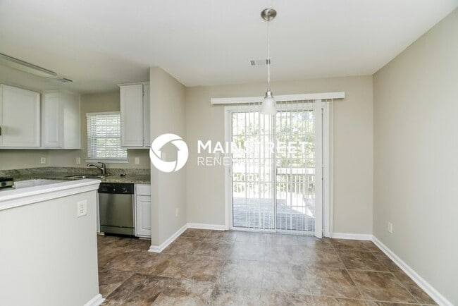 Building Photo - 3 Bedroom Pet-Friendly Home in Union City,...