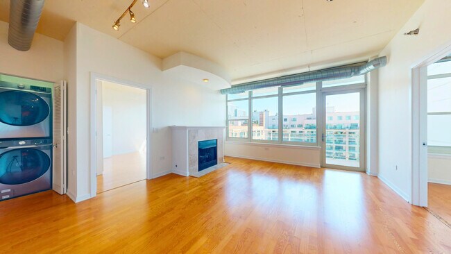 Foto del edificio - 909 W Washington Blvd
