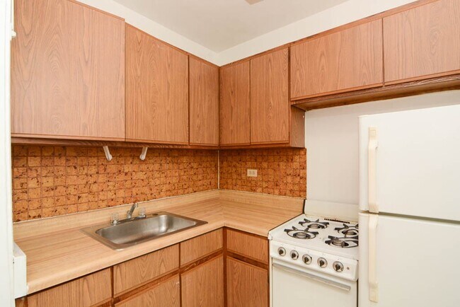 Foto del edificio - 742 W Belmont Ave