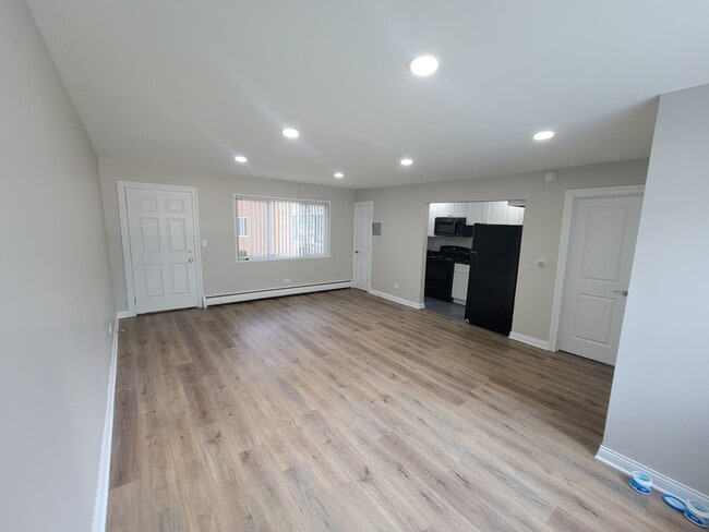 Photo - 475 St Moritz Dr (Glen Ellyn, IL) Apartment