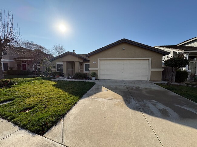 Building Photo - Gorgeous 4 Bedroom Home in Spanos Park